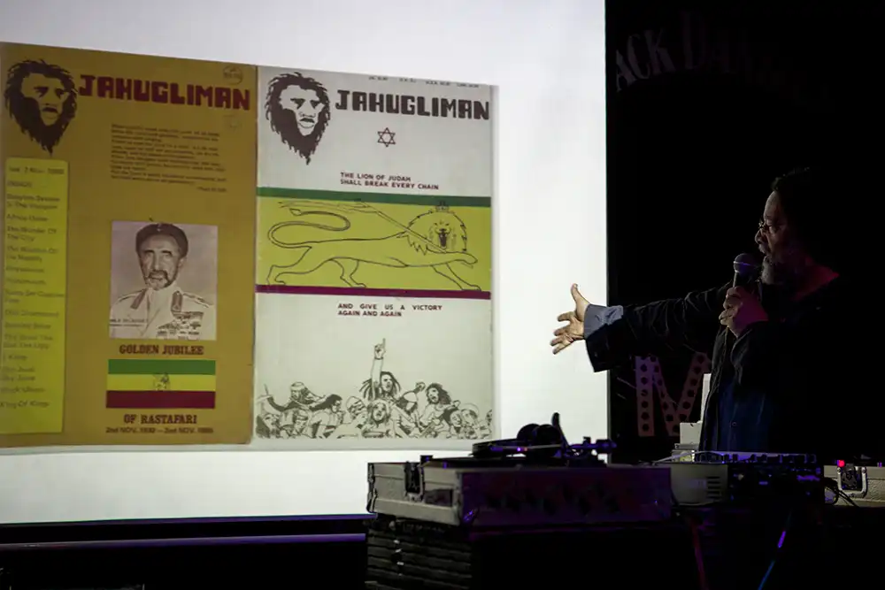 Shoulder Move event with Goldsmiths & The Wire @ Amersham Arms (11 June 2016) Photo One Love Books